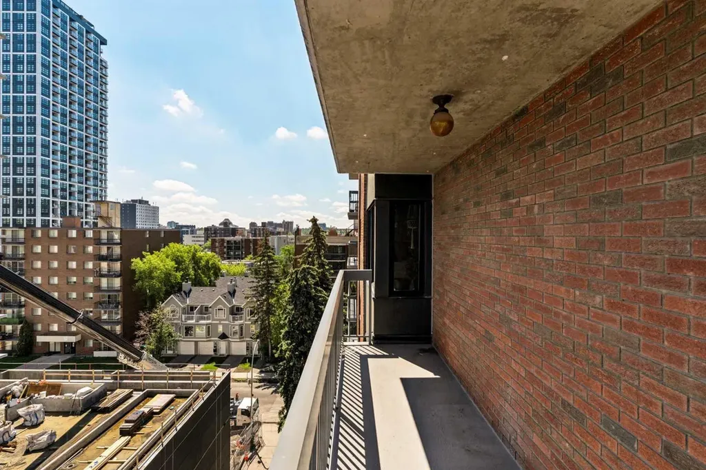 540 14 Avenue SW Calgary AB T2R 0M6