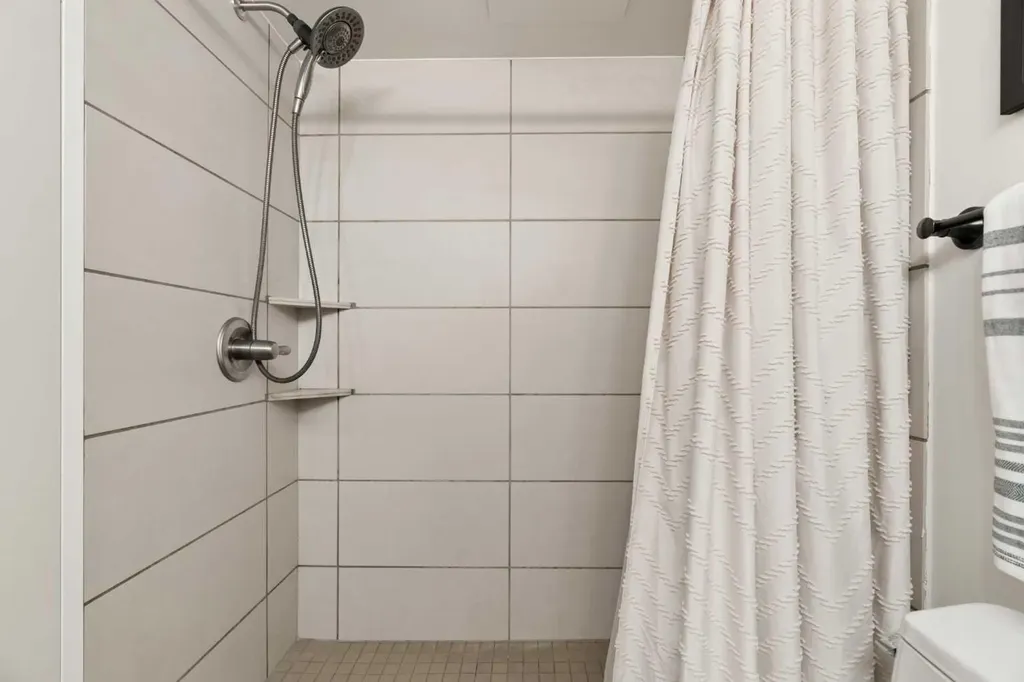 540 14 Avenue SW Calgary AB T2R 0M6