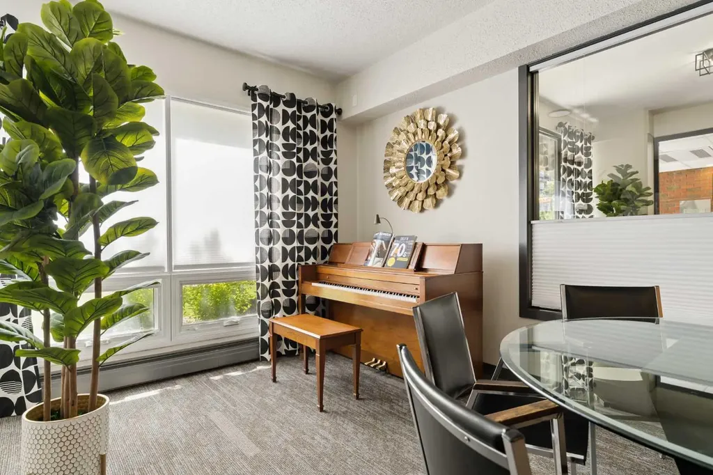 540 14 Avenue SW Calgary AB T2R 0M6