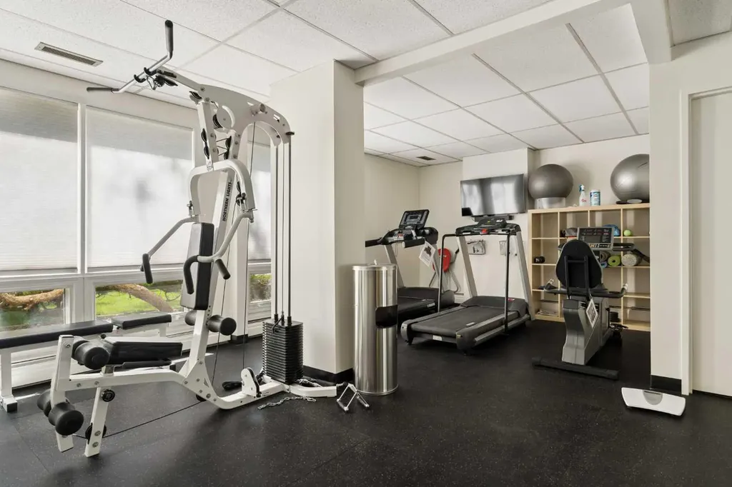 540 14 Avenue SW Calgary AB T2R 0M6