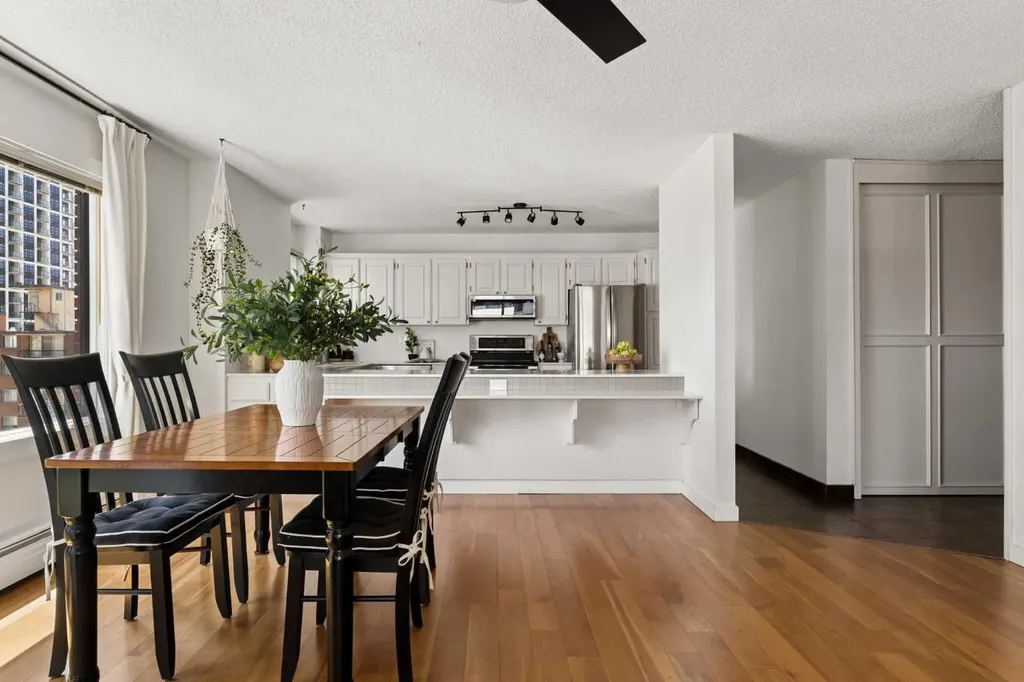 540 14 Avenue SW Calgary AB T2R 0M6