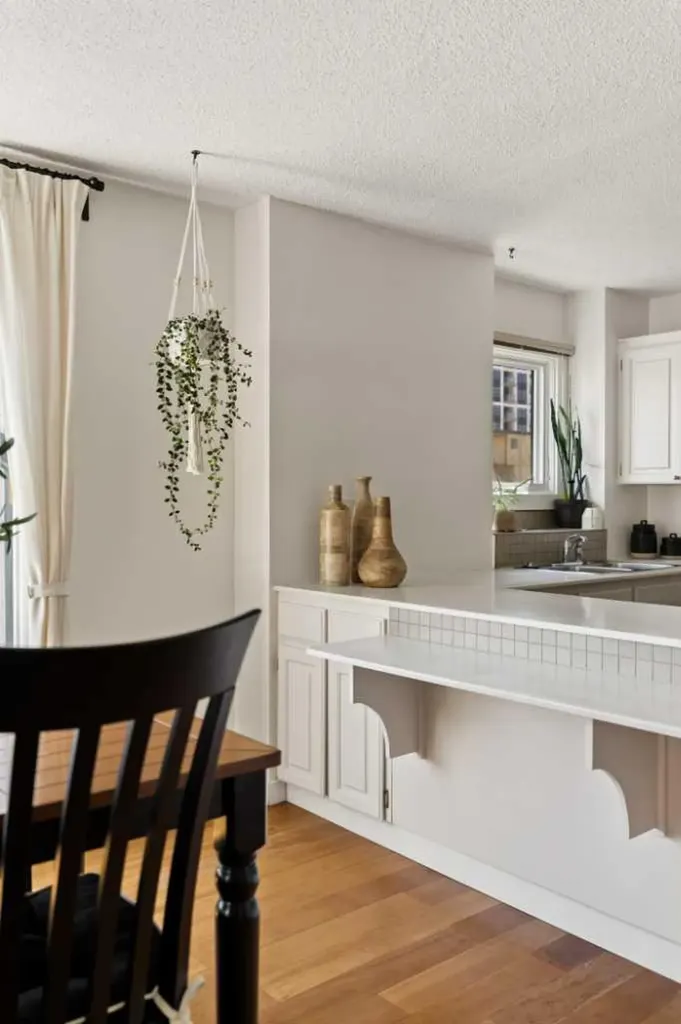 540 14 Avenue SW Calgary AB T2R 0M6