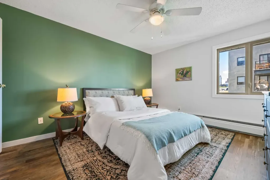 130 25 Avenue SW Calgary AB T2S 0K9