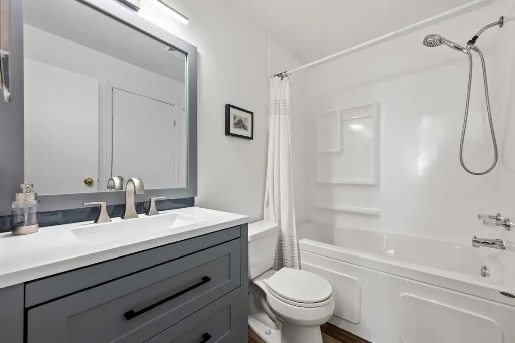 130 25 Avenue SW Calgary AB T2S 0K9