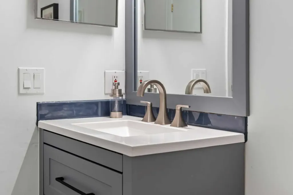 130 25 Avenue SW Calgary AB T2S 0K9