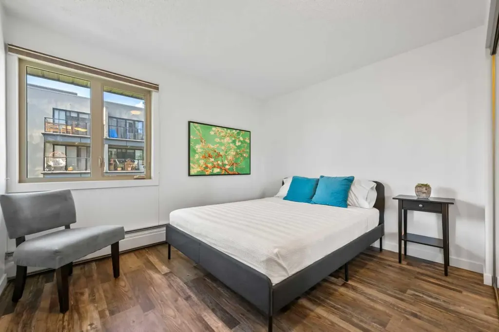130 25 Avenue SW Calgary AB T2S 0K9