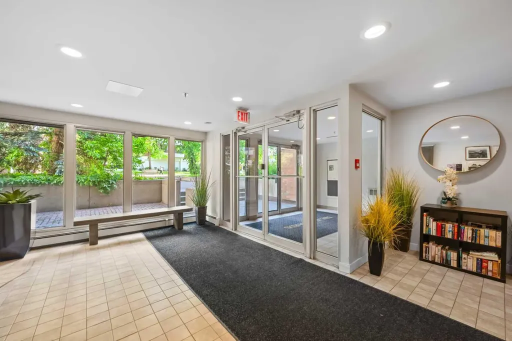 130 25 Avenue SW Calgary AB T2S 0K9