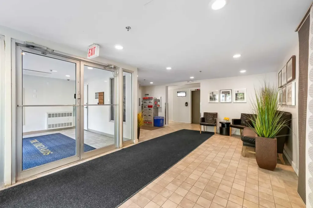 130 25 Avenue SW Calgary AB T2S 0K9