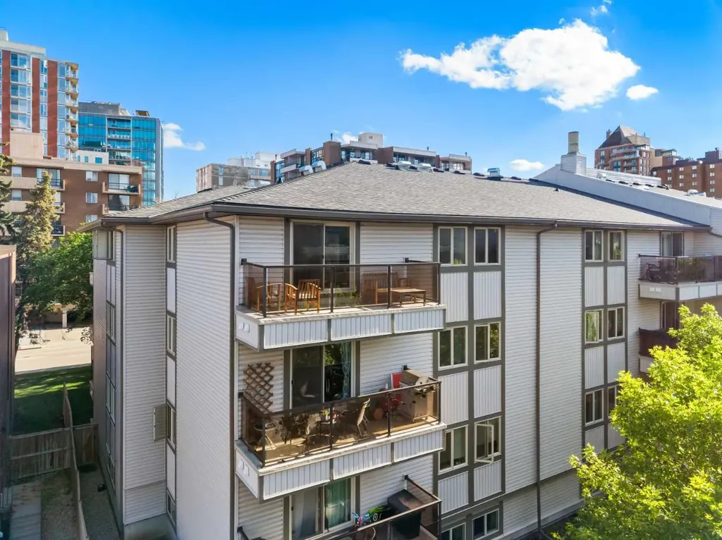 130 25 Avenue SW Calgary AB T2S 0K9