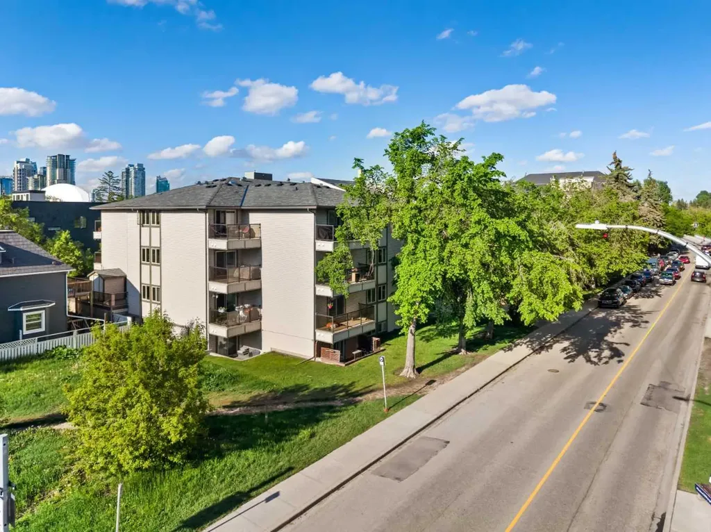 130 25 Avenue SW Calgary AB T2S 0K9