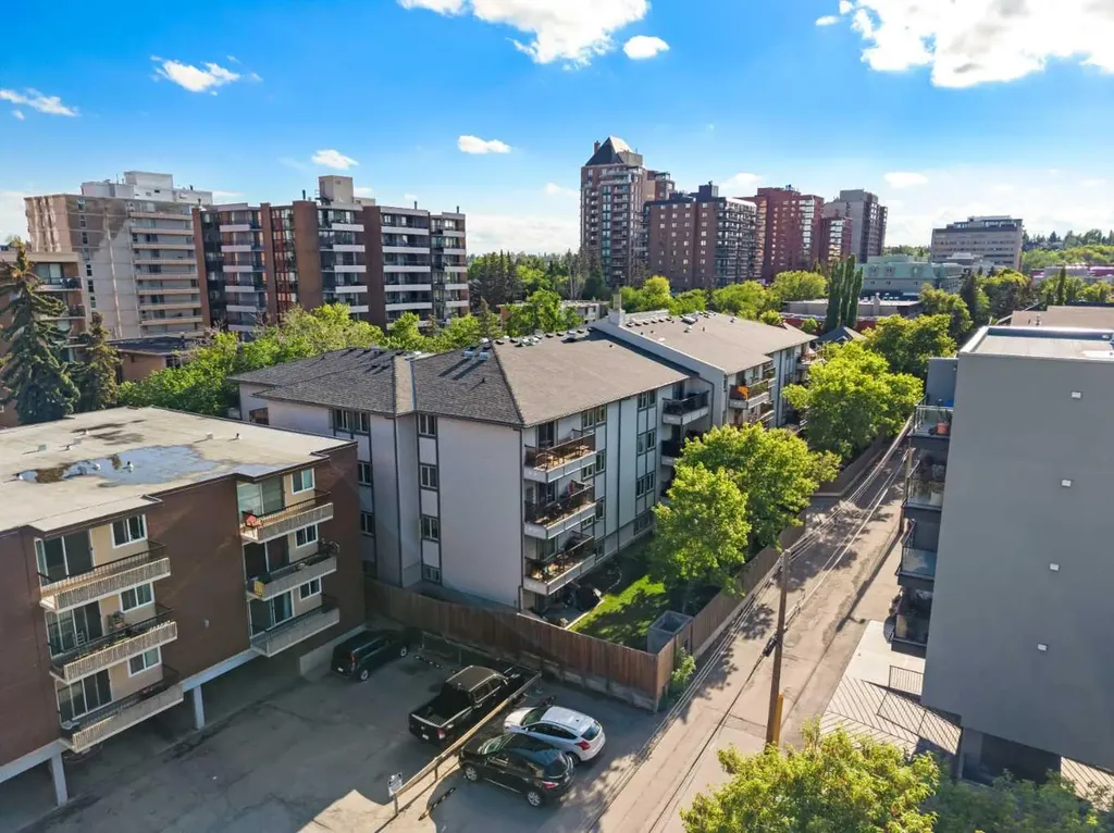 130 25 Avenue SW Calgary AB T2S 0K9