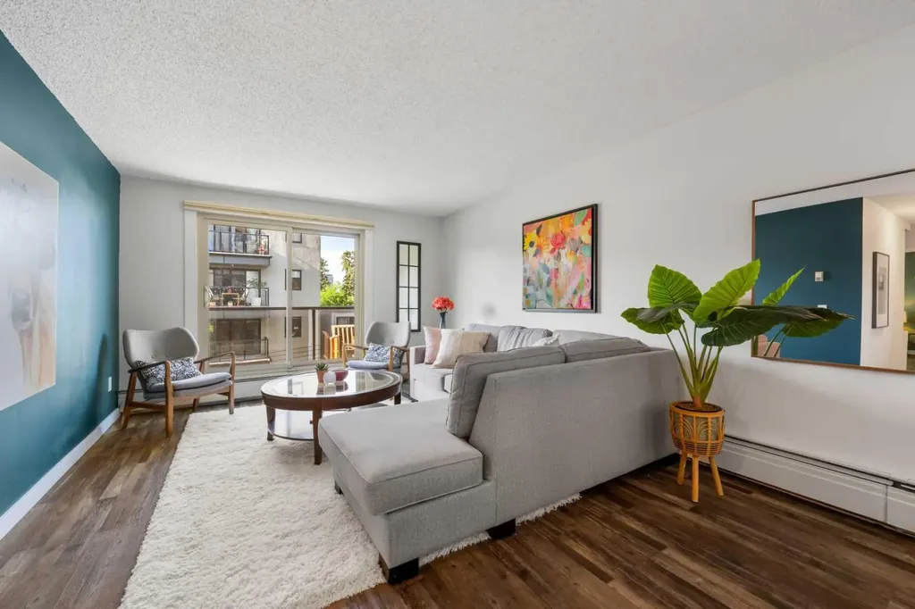 130 25 Avenue SW Calgary AB T2S 0K9