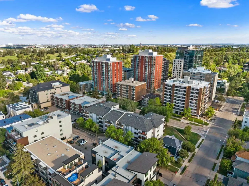 130 25 Avenue SW Calgary AB T2S 0K9