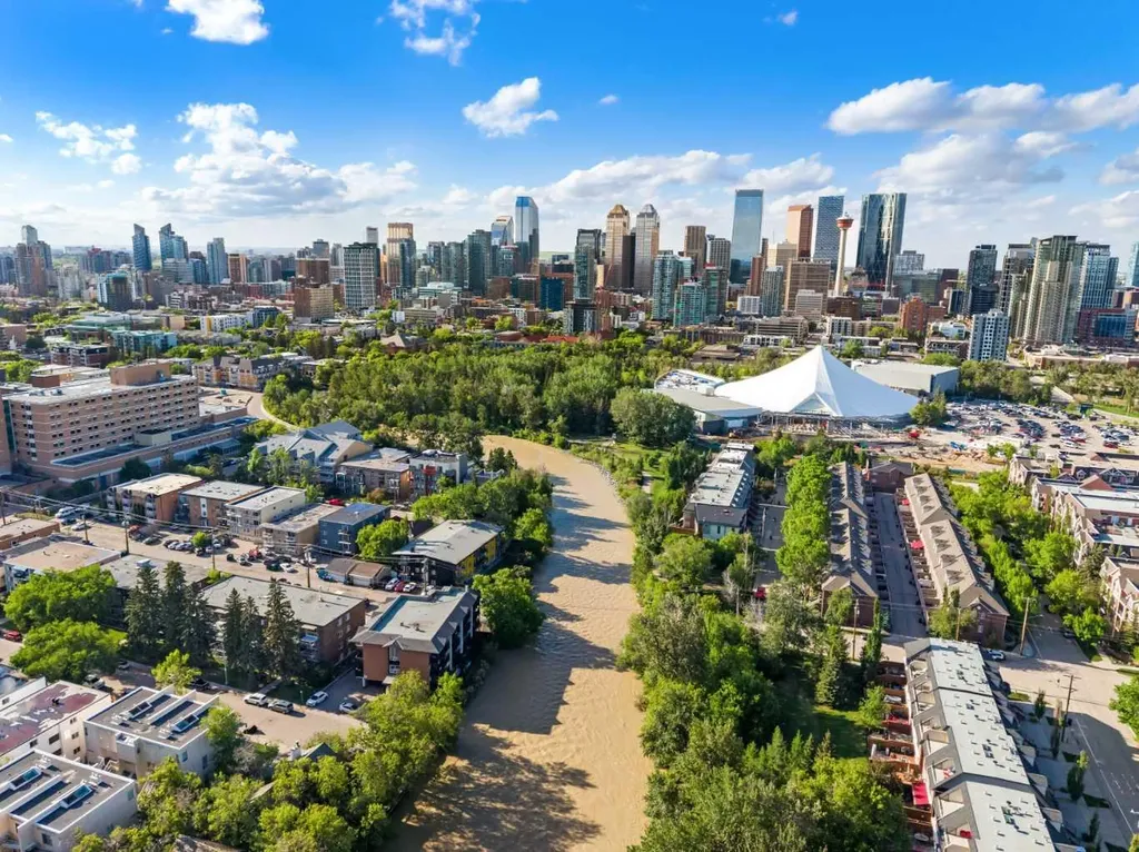 130 25 Avenue SW Calgary AB T2S 0K9