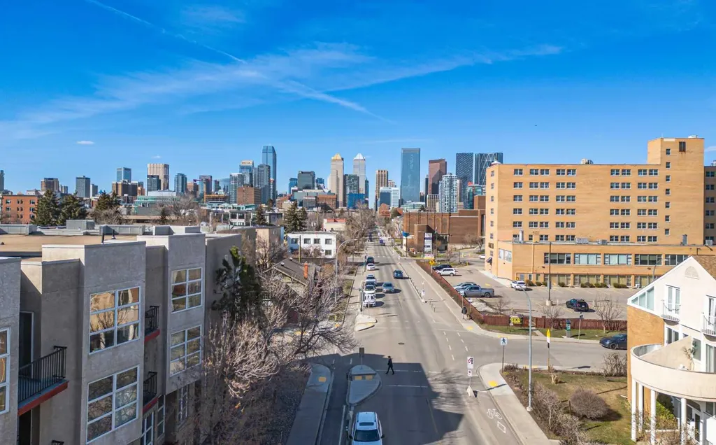 130 25 Avenue SW Calgary AB T2S 0K9