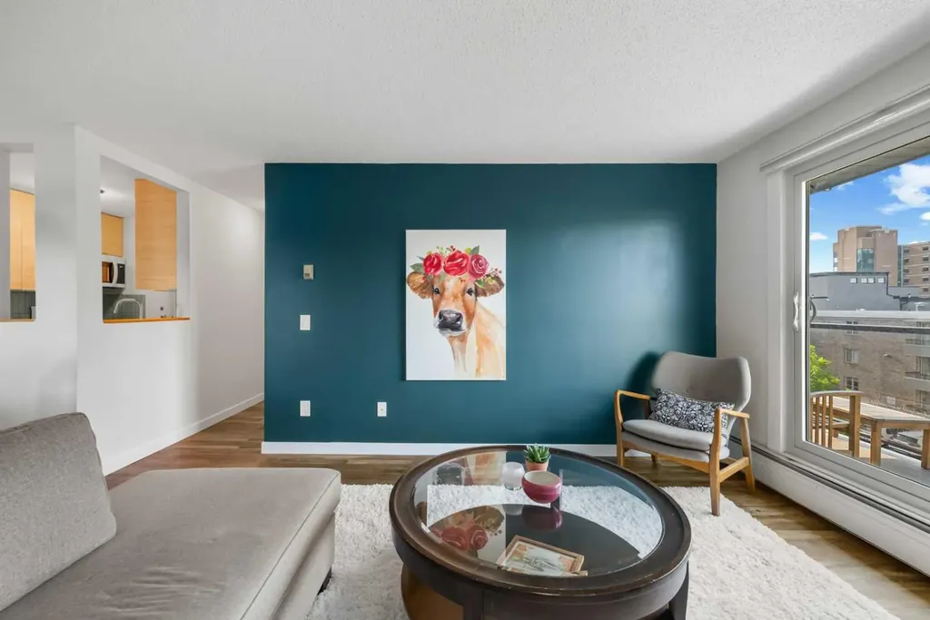 130 25 Avenue SW Calgary AB T2S 0K9