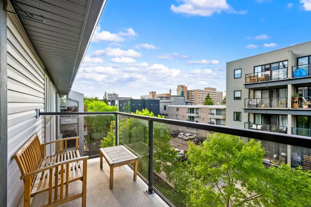 130 25 Avenue SW Calgary AB T2S 0K9