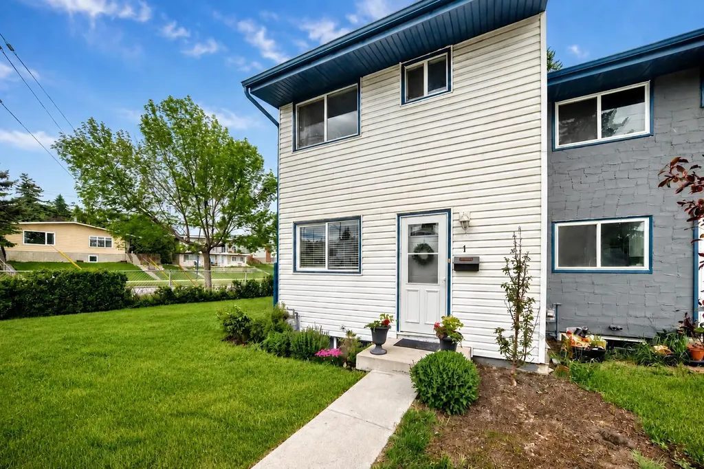 6440 4 Street NW Calgary AB T2K 1B8