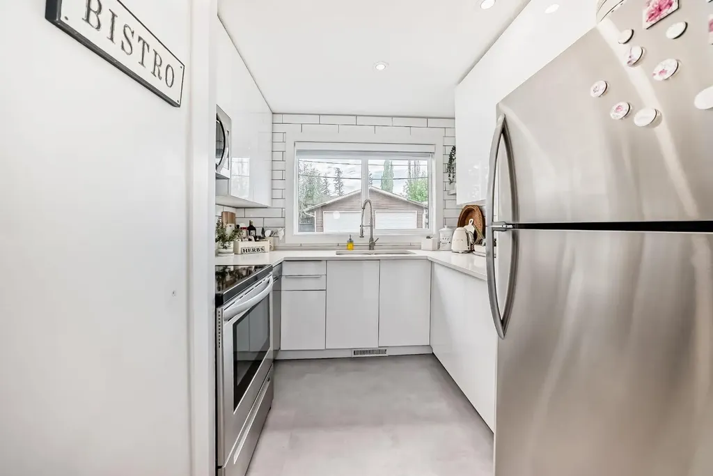 6440 4 Street NW Calgary AB T2K 1B8