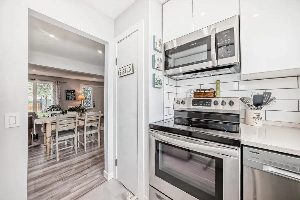 6440 4 Street NW Calgary AB T2K 1B8