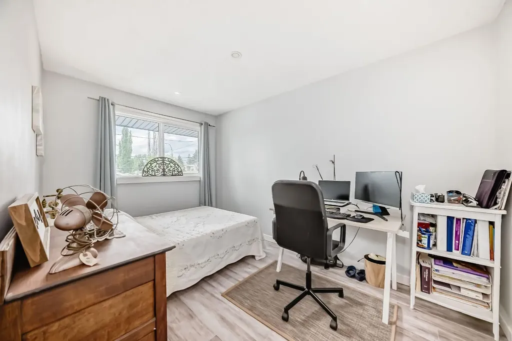 6440 4 Street NW Calgary AB T2K 1B8