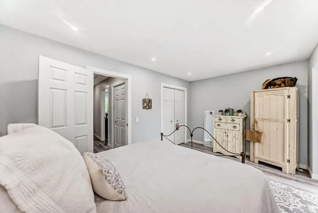 6440 4 Street NW Calgary AB T2K 1B8