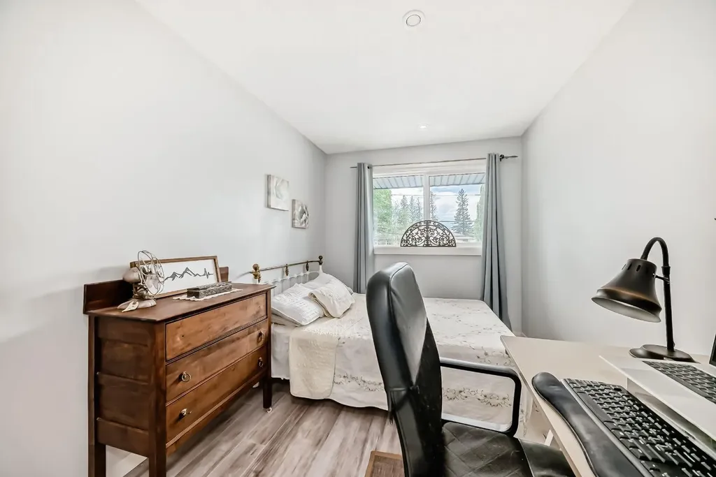 6440 4 Street NW Calgary AB T2K 1B8