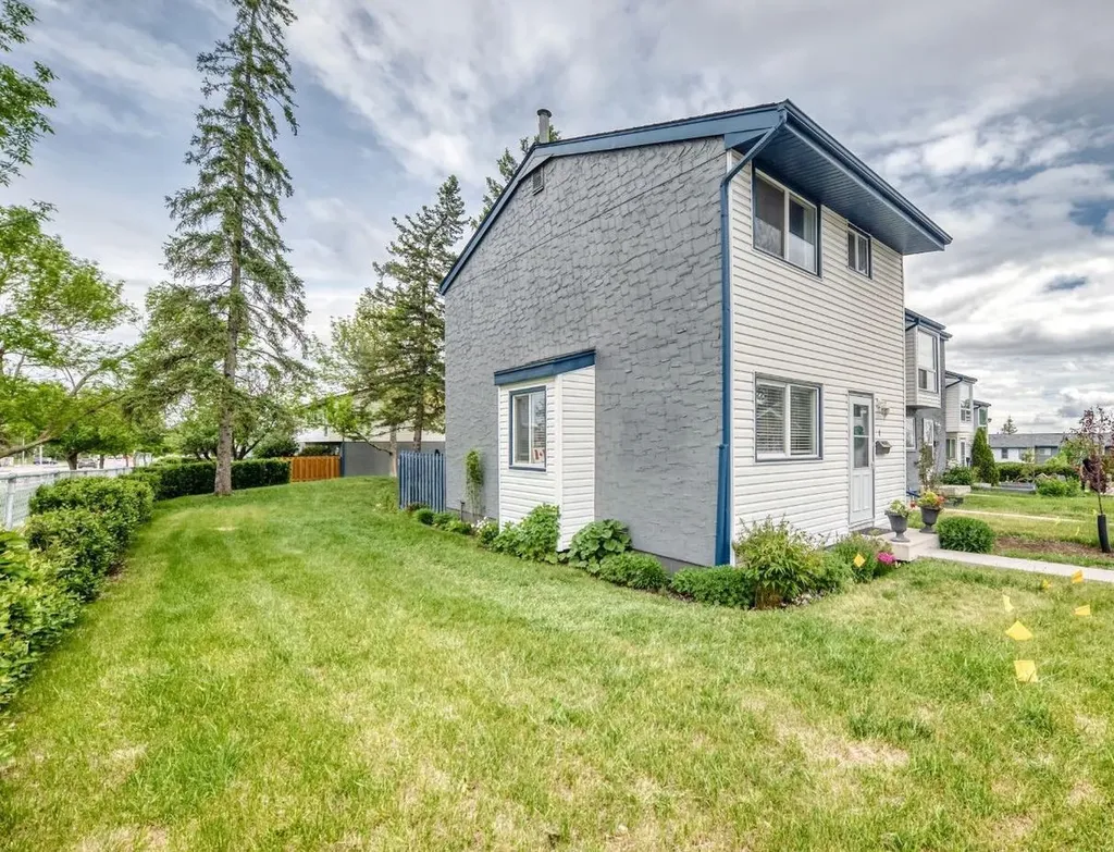 6440 4 Street NW Calgary AB T2K 1B8