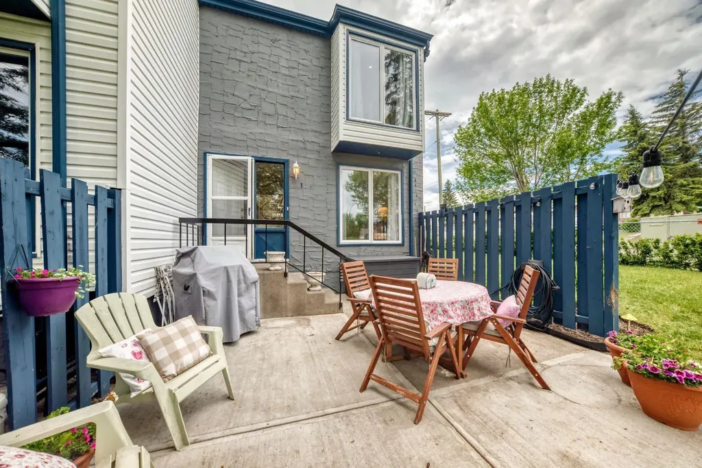 6440 4 Street NW Calgary AB T2K 1B8