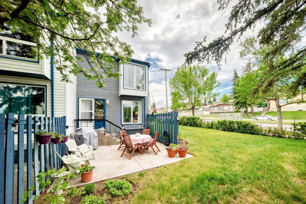 6440 4 Street NW Calgary AB T2K 1B8