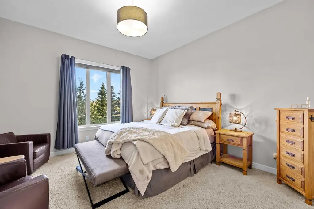119 Nolanshire Point NW Calgary AB T3R 0P4