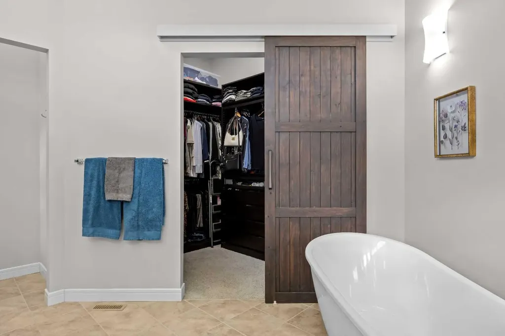 119 Nolanshire Point NW Calgary AB T3R 0P4