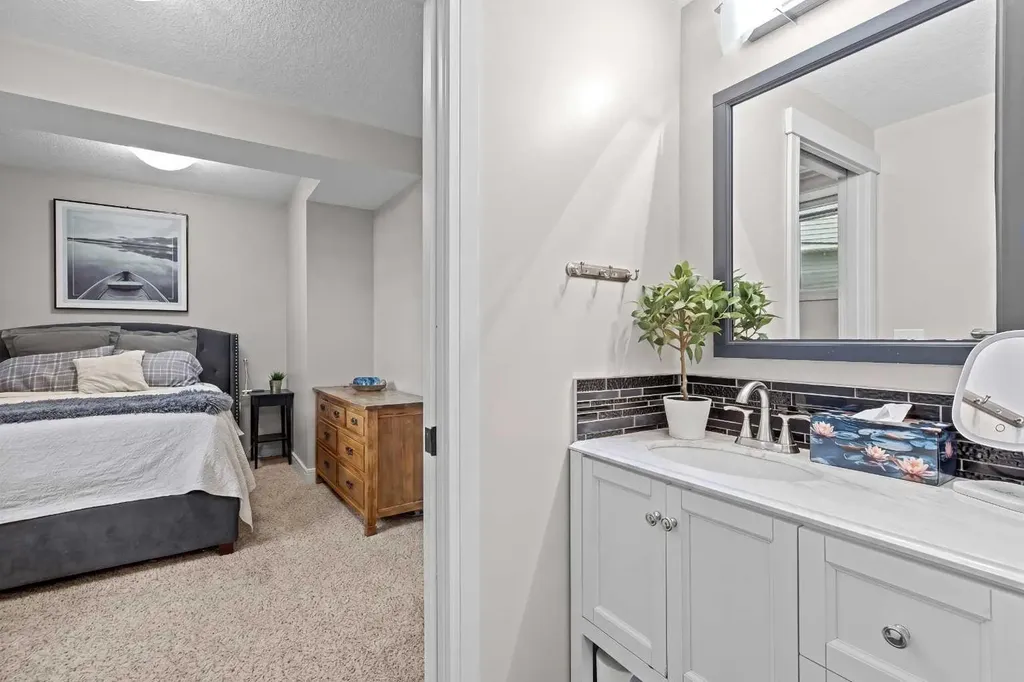 119 Nolanshire Point NW Calgary AB T3R 0P4