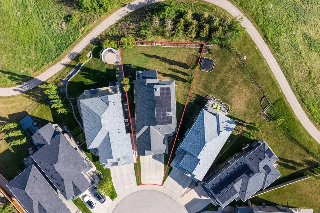 119 Nolanshire Point NW Calgary AB T3R 0P4