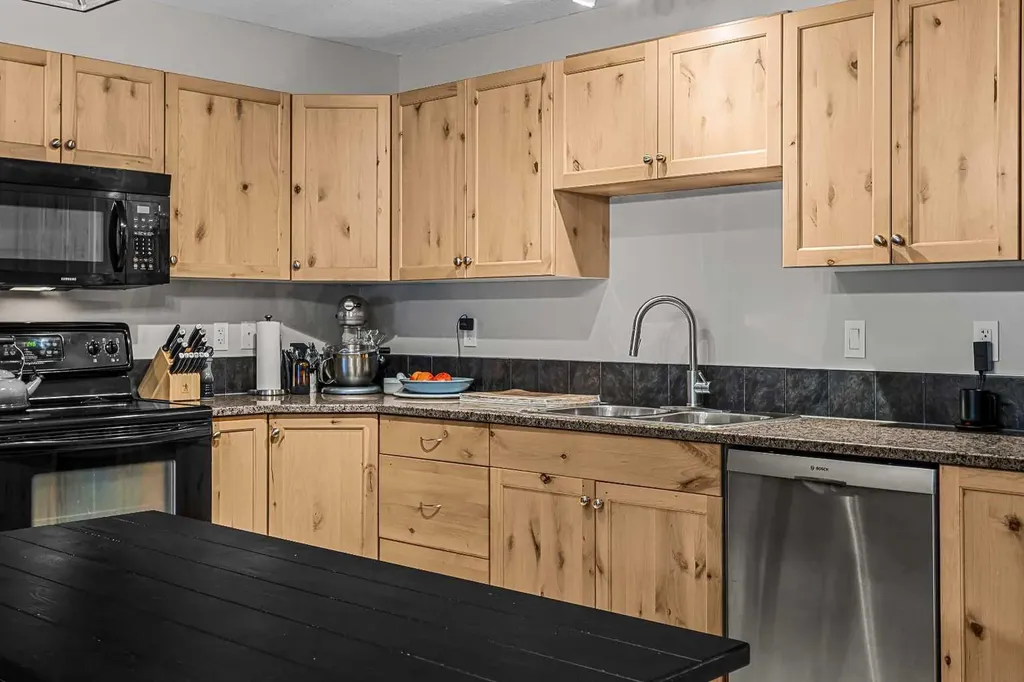 300 Palliser Canmore AB T1W0H5