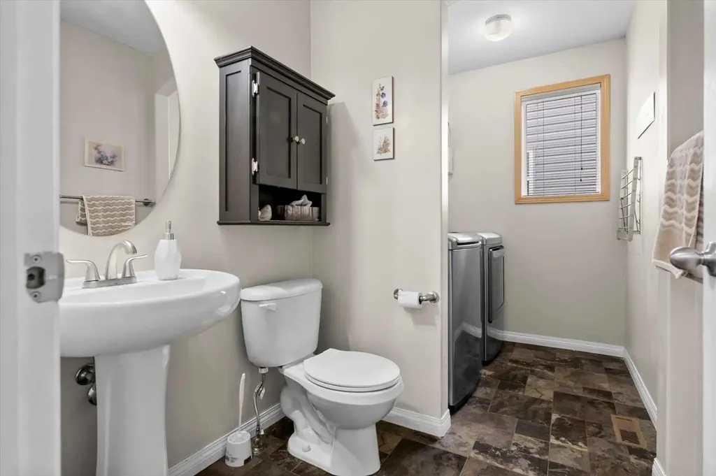 16006 Everstone Road SW Calgary AB T2Y4E6