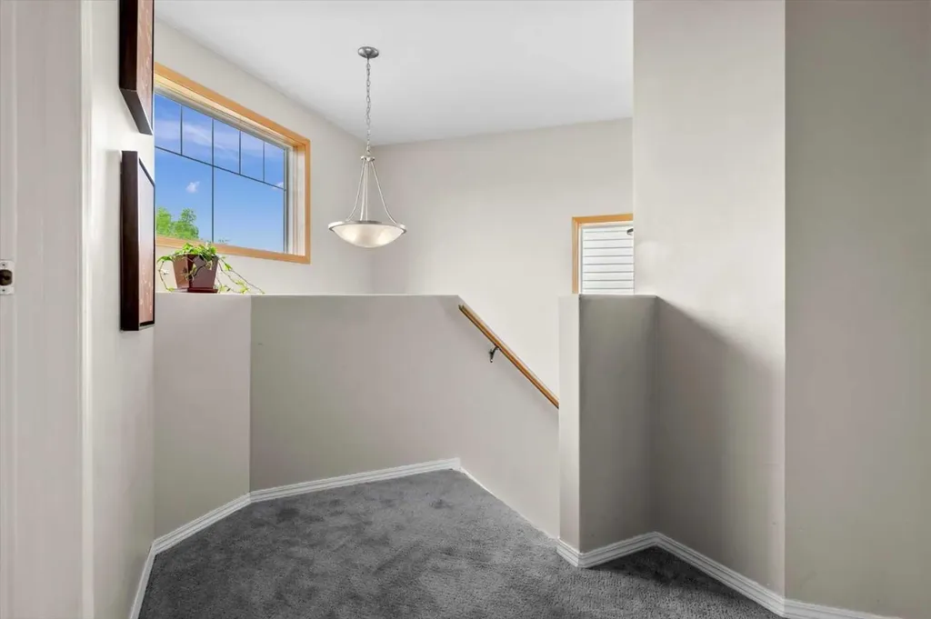 16006 Everstone Road SW Calgary AB T2Y4E6