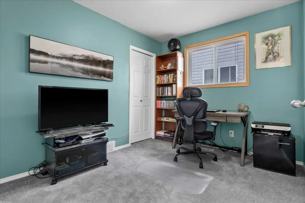 16006 Everstone Road SW Calgary AB T2Y4E6