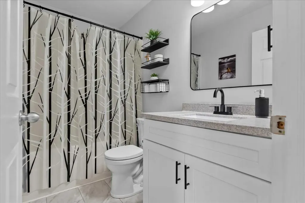 16006 Everstone Road SW Calgary AB T2Y4E6
