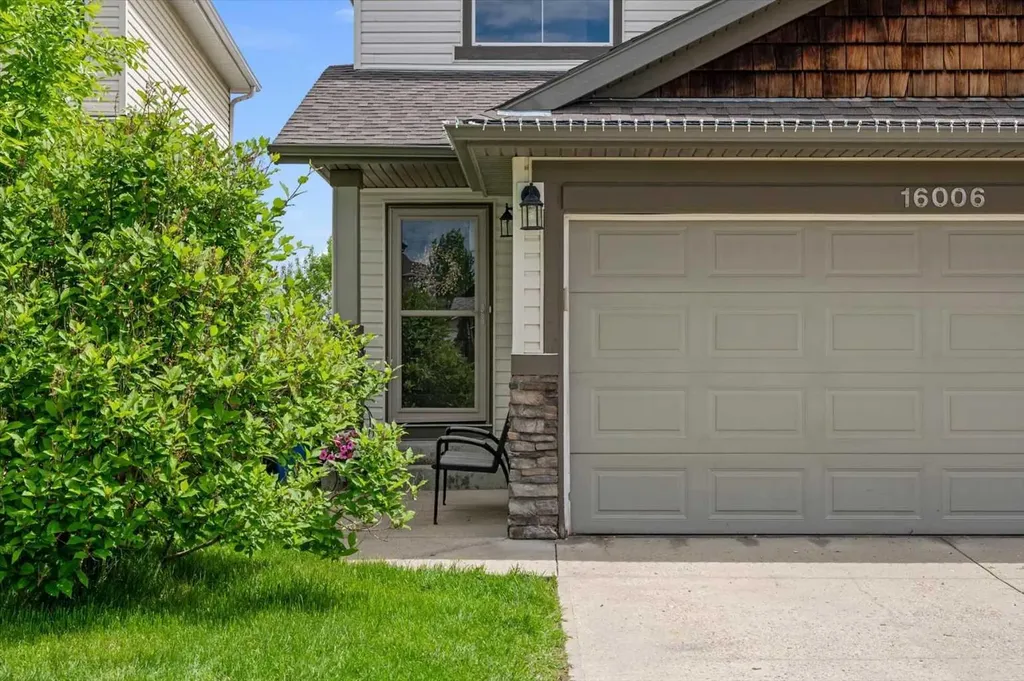 16006 Everstone Road SW Calgary AB T2Y4E6