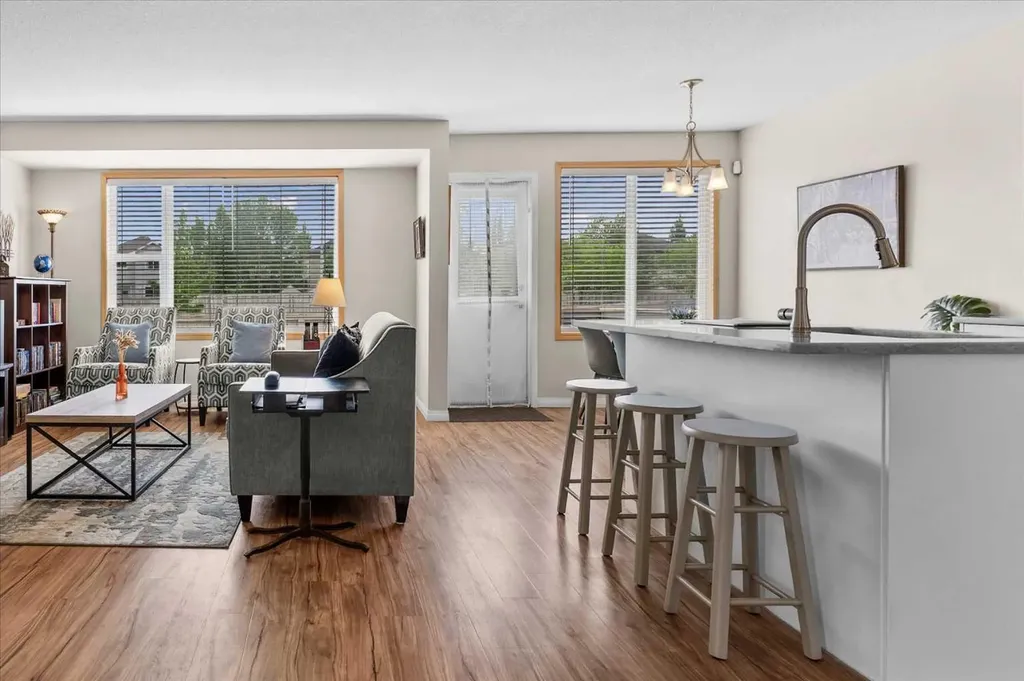 16006 Everstone Road SW Calgary AB T2Y4E6