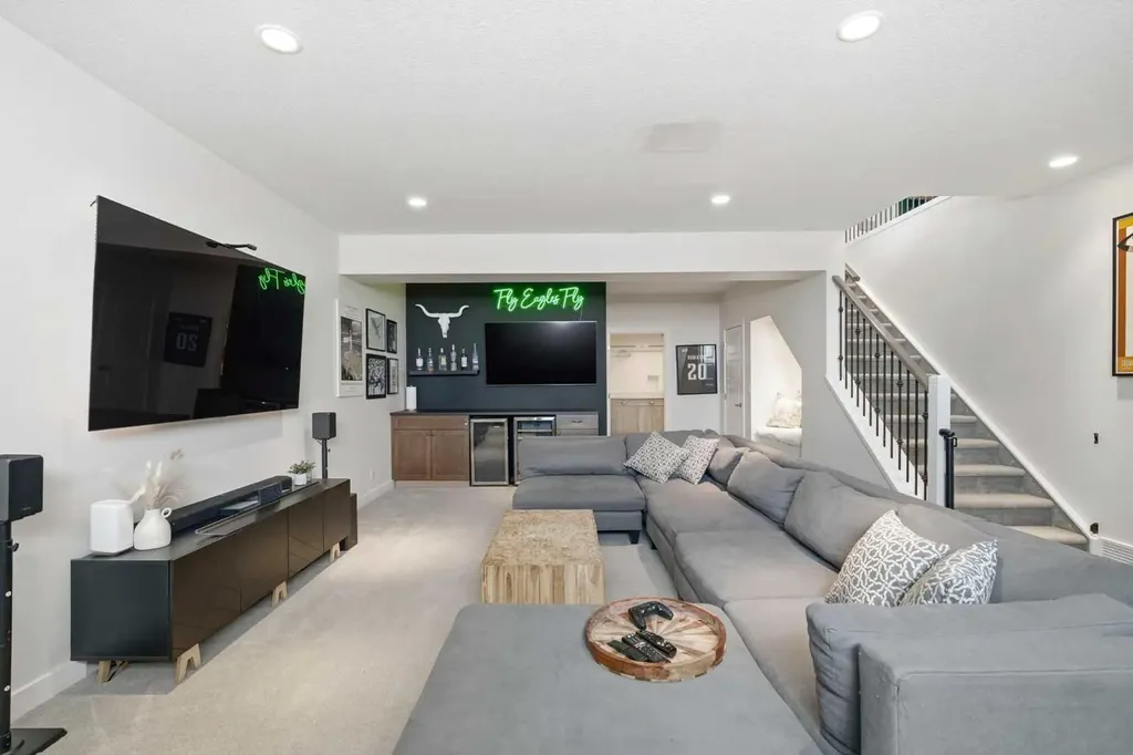 1021 Shantz Place Crossfield AB T0M 0S0