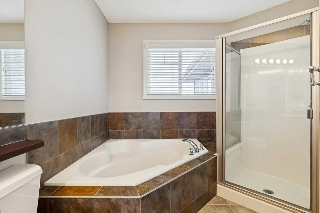 2224 Sagewood Heights SW Airdrie AB T4B 3N8