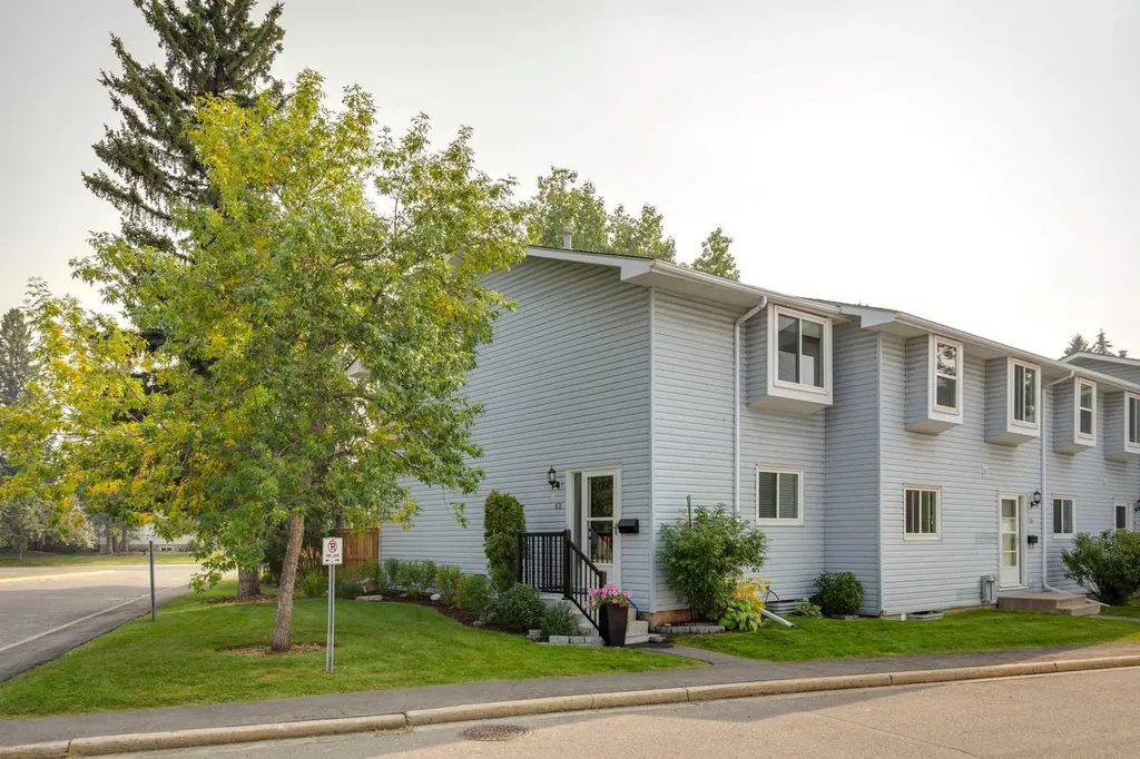 4810 40 Avenue SW Calgary AB T3E 1E5