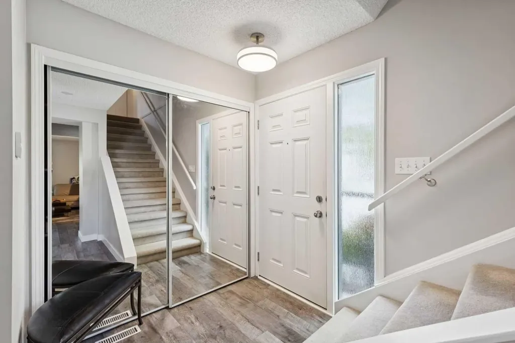 4810 40 Avenue SW Calgary AB T3E 1E5