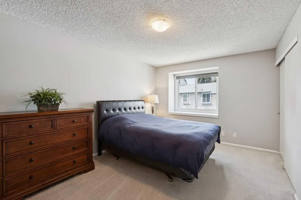 4810 40 Avenue SW Calgary AB T3E 1E5