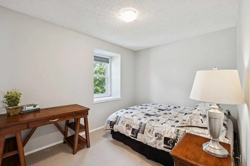 4810 40 Avenue SW Calgary AB T3E 1E5