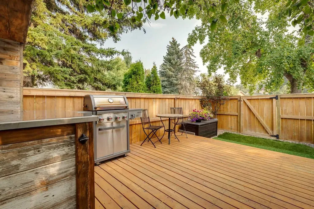 4810 40 Avenue SW Calgary AB T3E 1E5