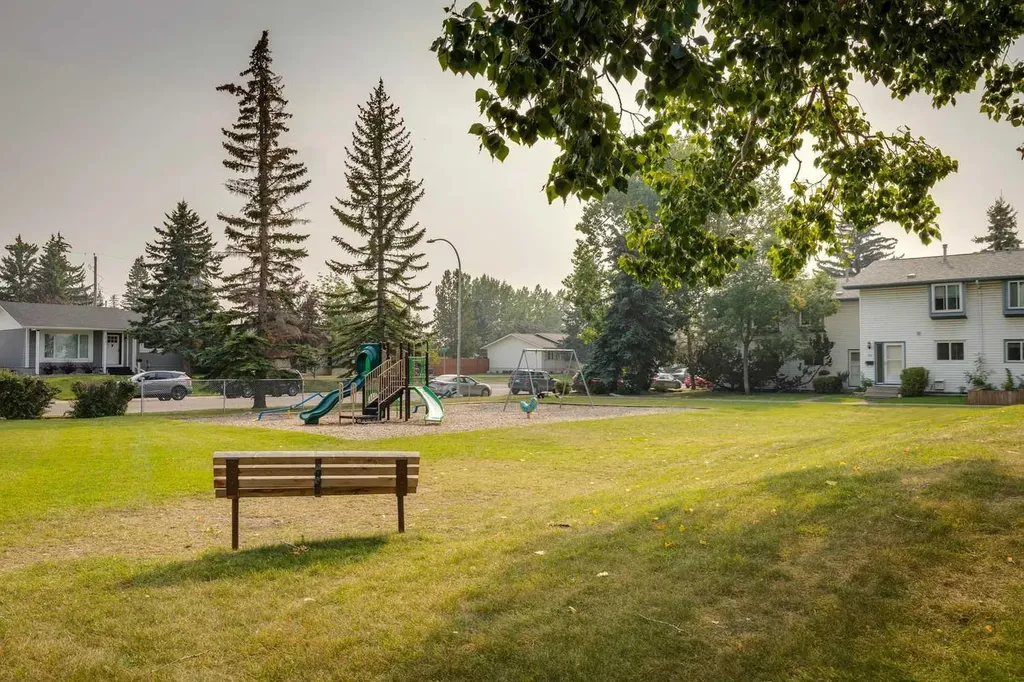 4810 40 Avenue SW Calgary AB T3E 1E5