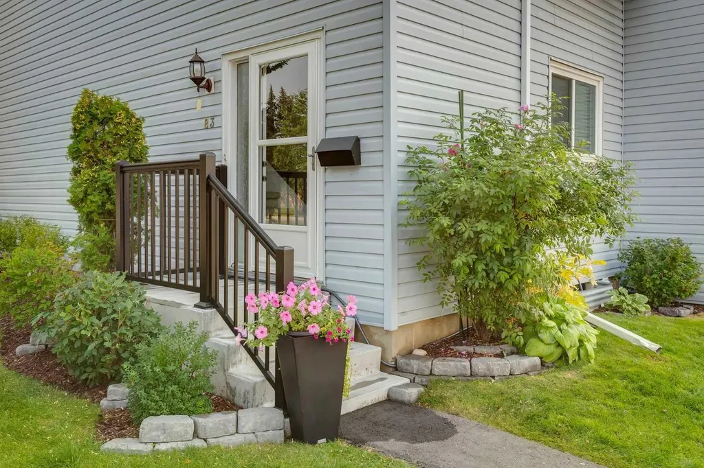 4810 40 Avenue SW Calgary AB T3E 1E5